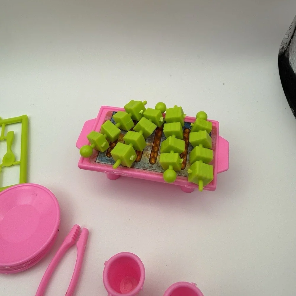 Barbie Hawaiian Ice Party Set Playset Accessories 1990 Pink & Green Fruit +